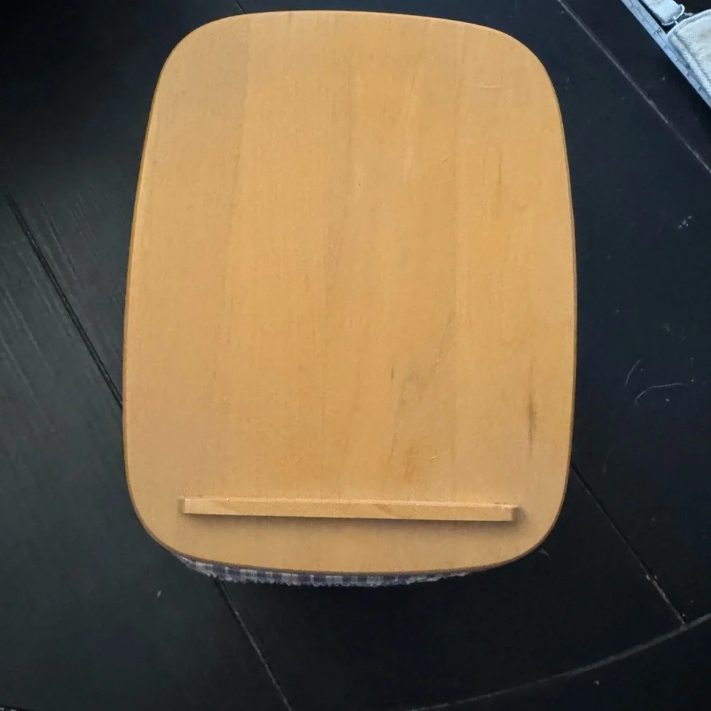 Longaberger Notepad Basket with Wooden Lid – A Touch of Timeless Farmhouse Charm - Picture 5 of 5